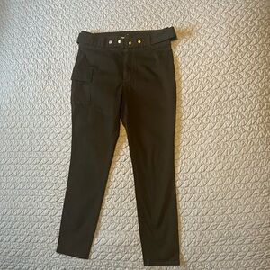 NWOT—Women Black Cargo slim fit leggings